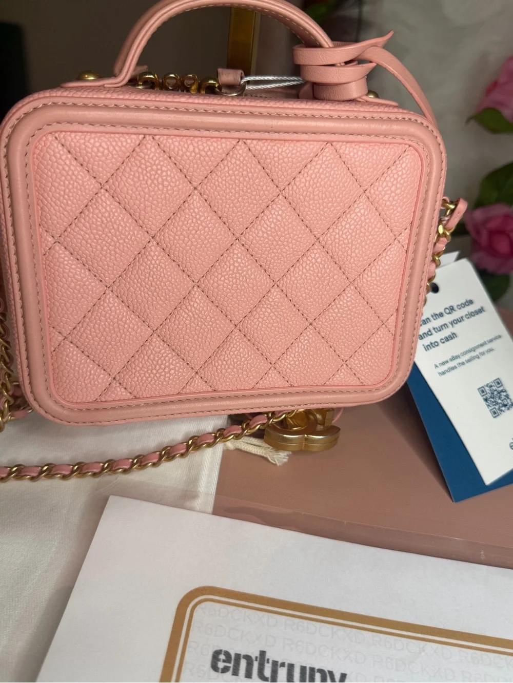 CHANEL Caviar Quilted Leather Small Filigree Vanity Case Crossbody COA Gold HW